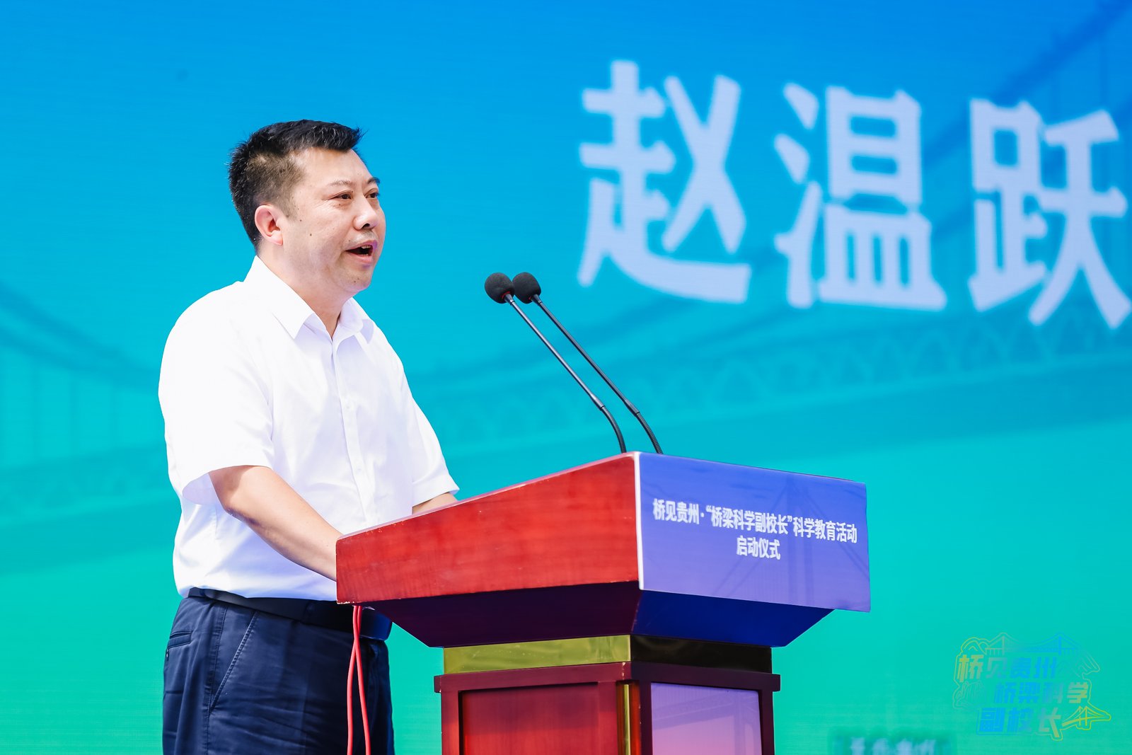 40dd2dddc999413ead4dfa6d31b3fed4